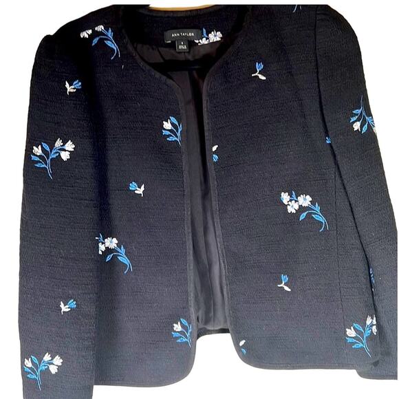 NEW Ann Taylor Embroidered Black Tweed Jacket size small - Picture 1 of 7